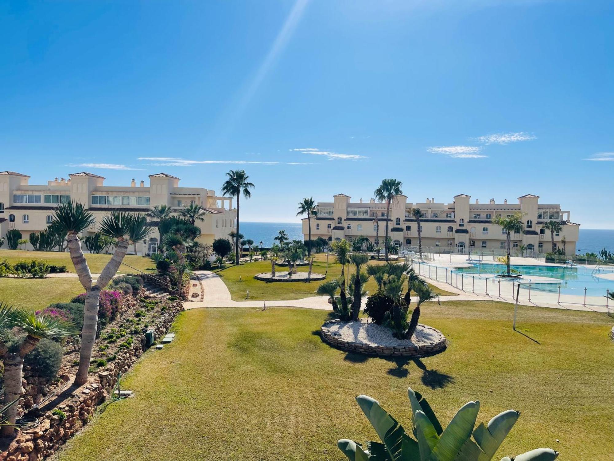 Appartement La Cala Gorgeous 2 Bedroom With Stunning Gardens, Pools And Sea Views