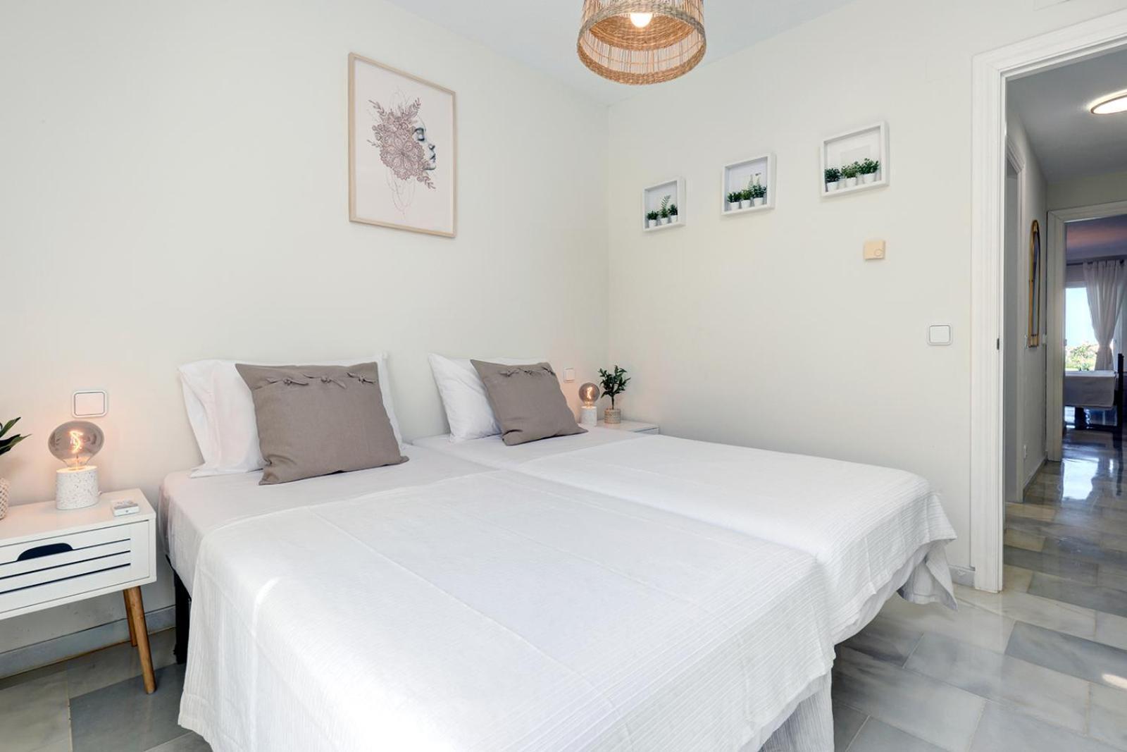 Appartement La Cala Gorgeous 2 Bedroom With Stunning Gardens, Pools And Sea Views